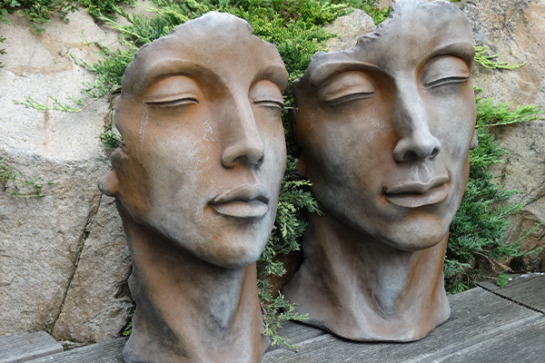 Statue Visage Femme Demi Rouille – Penez Herman